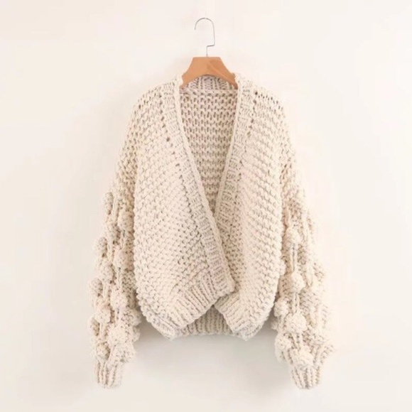 🎥 Chunky Pom Pom Open Cardigan - Picture 10 of 17